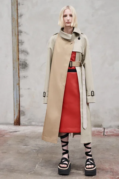 Look 25